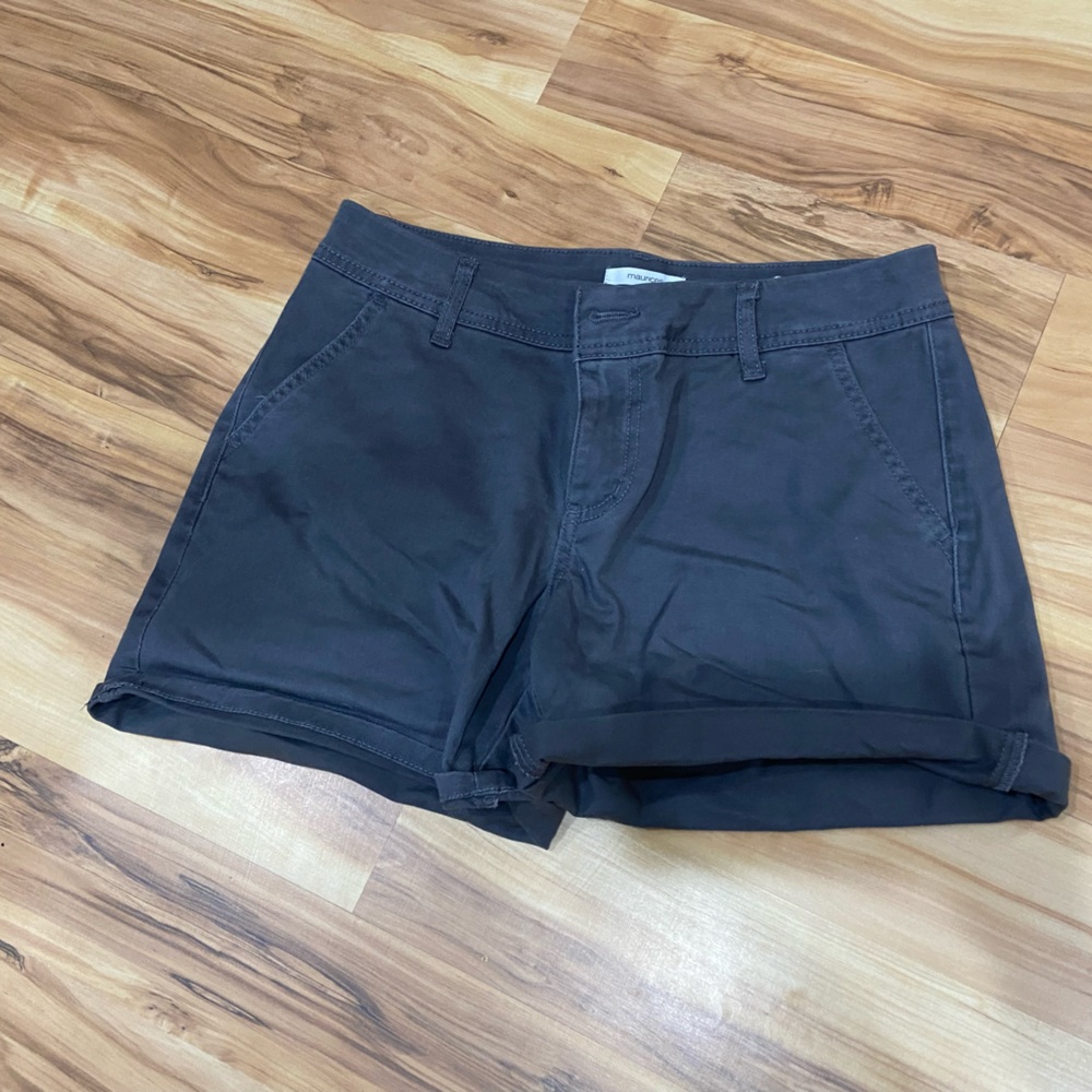 Maurice’s grey shorts, size 4